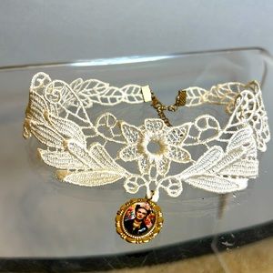 Frida Kahlo lace choker necklace in cream. OS.